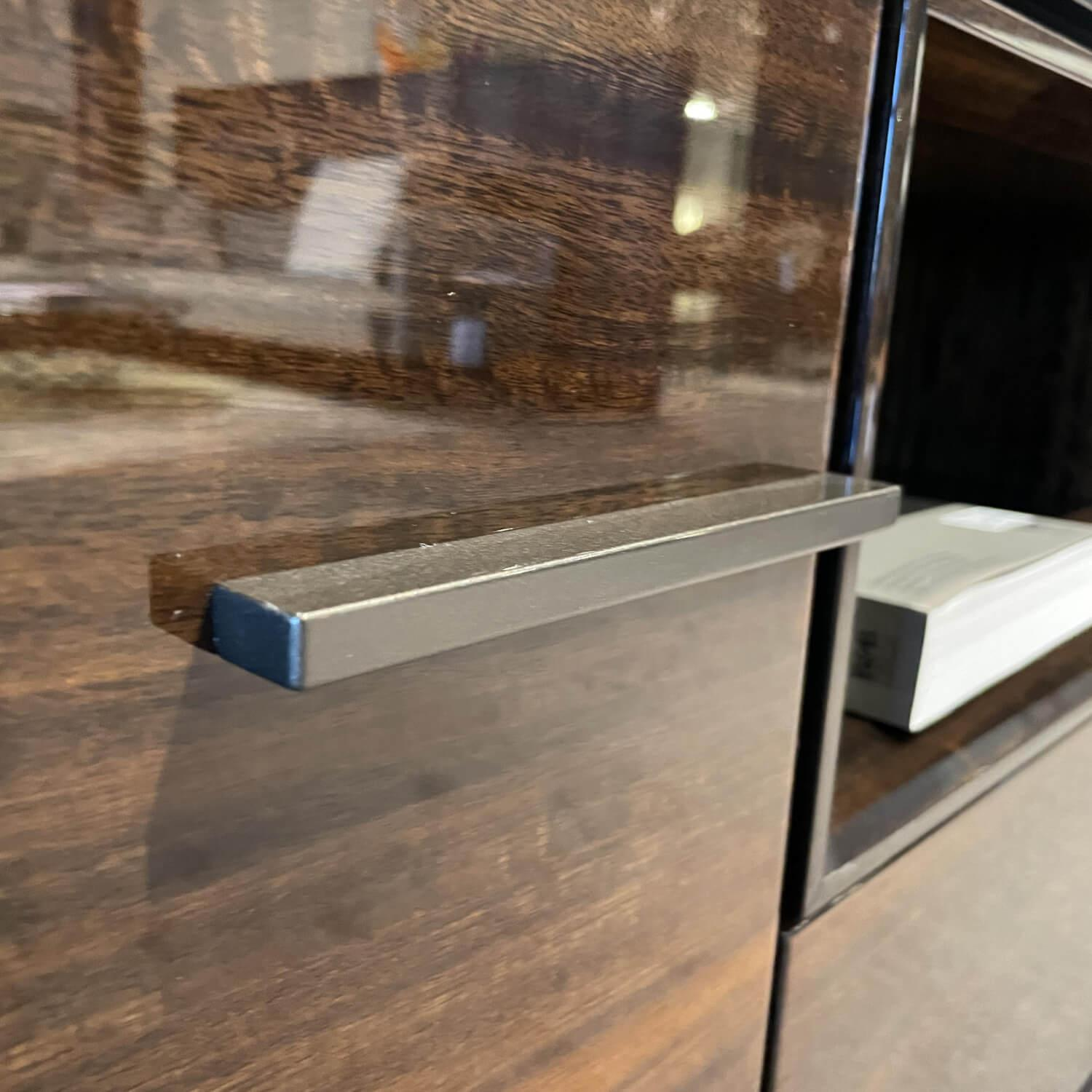 B&B Italia - Sideboard Eucalipto Front Eukalyptus Glänzend Acrylharzbezug Schwarz - 3