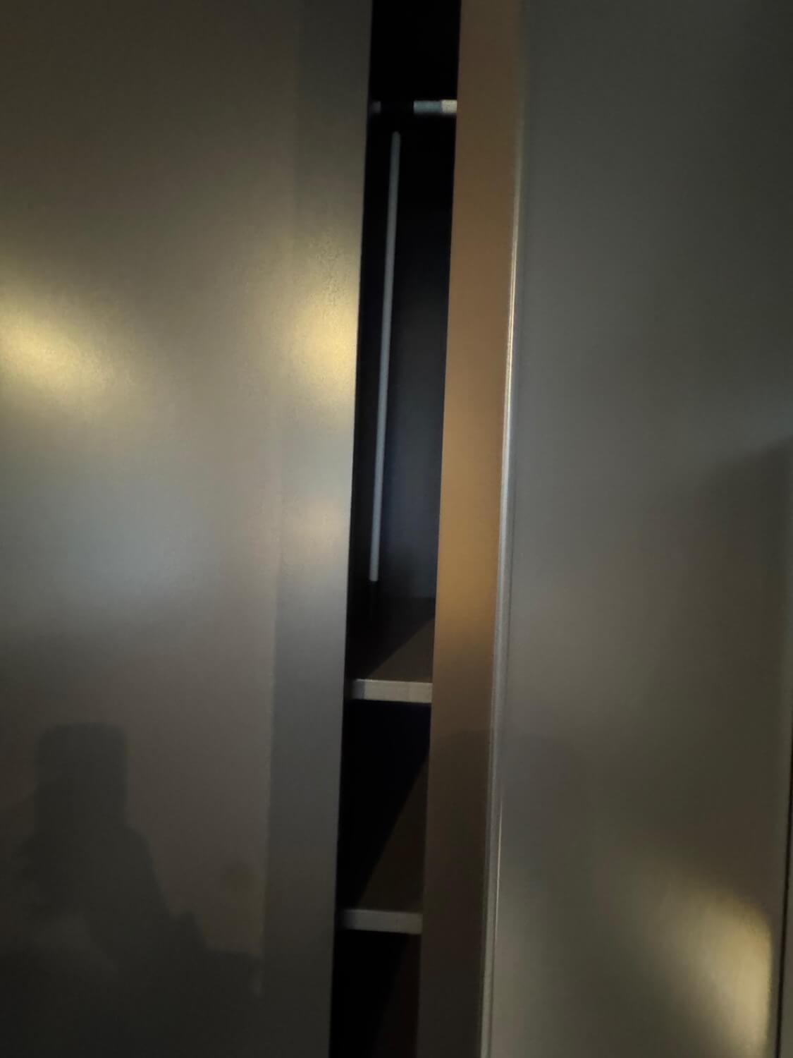 Schönbuch - Schrank Cabin Mattlack Schieferschwarz Schwarz Innen Melamin Dunkelgrau Mit Indirekter Beleuchtung - 4