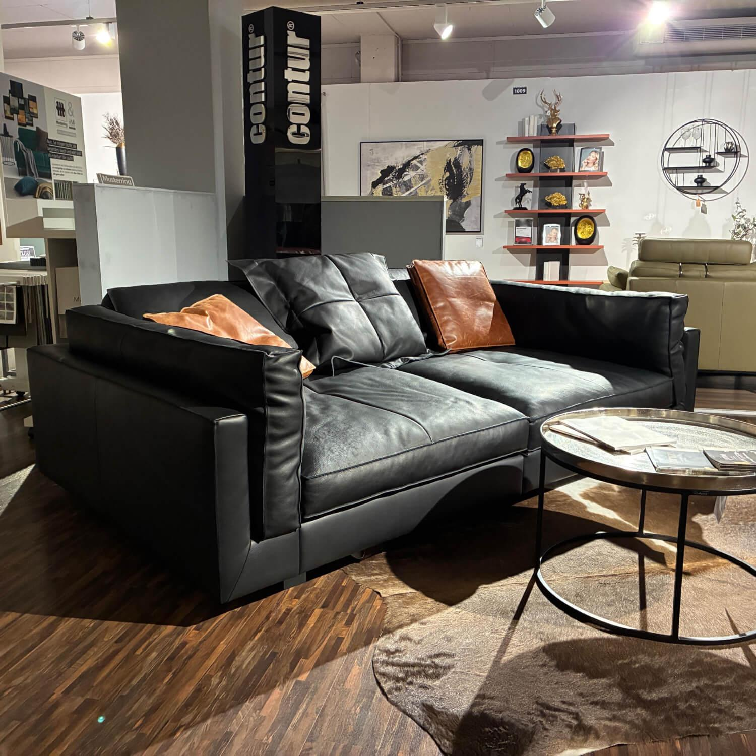 Contur - Sofa Aprino XXL Leder Pueblo 68601 Schwarz Füße Schwarz Inklusive Kissen - 3