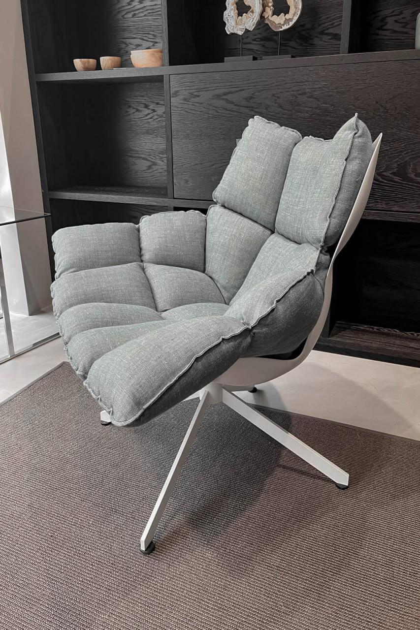 B&B Italia - Sessel Husk Stoff Extra Erli Hellblau Schale Weiß Untergestell Lack Weiß - 4