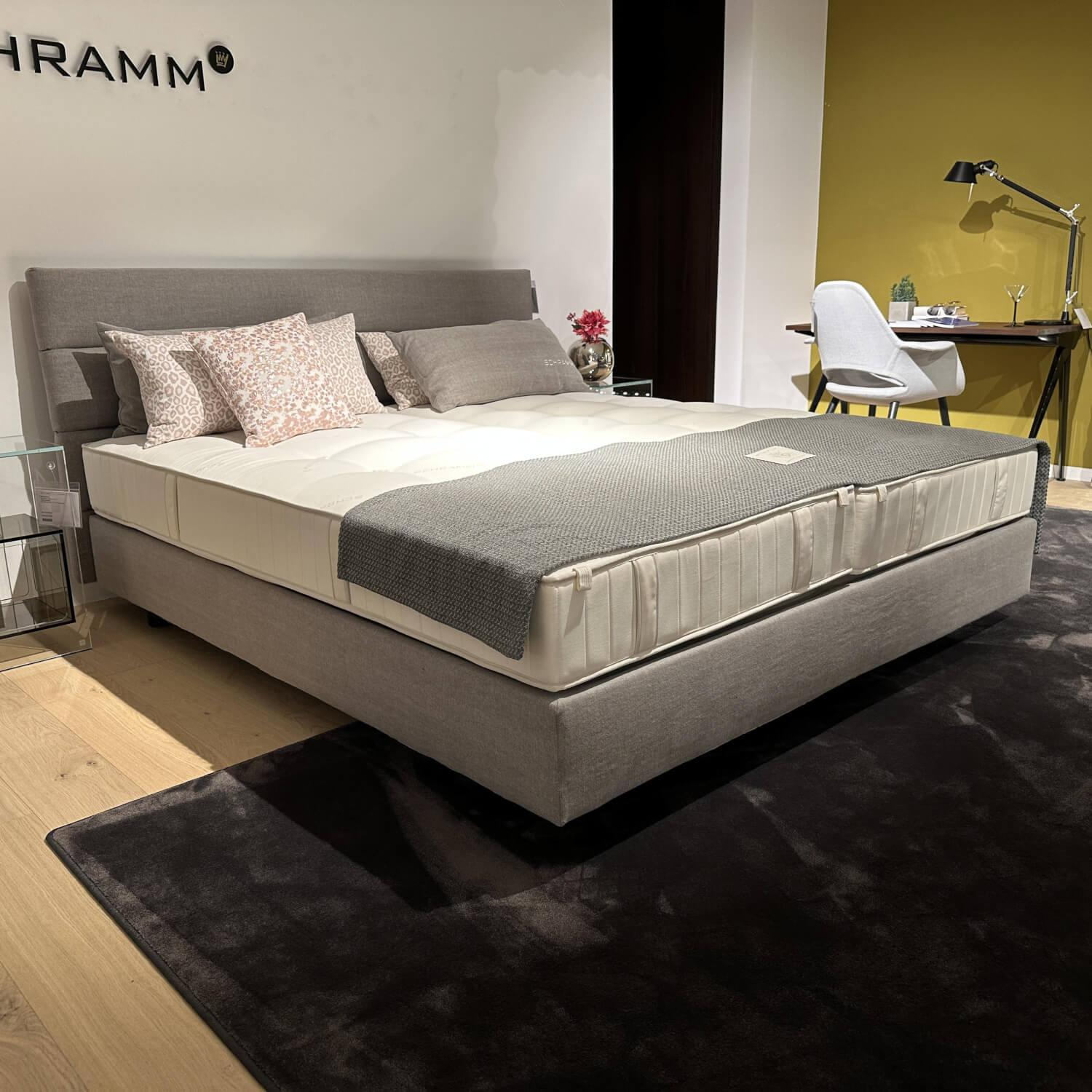 Schramm - Polsterbett Purebeds Panel Bezug Stoff Stone Grau Füße Schwarz Inklusive 2 Emotion Matratzen Und 2 Dekokissen - 5
