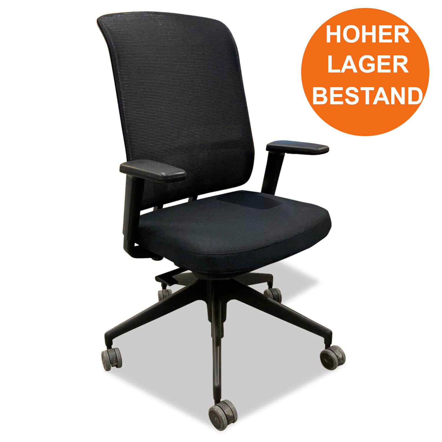 AM Chair, Weiß, Sierragrau / nero, Mit 2D Armlehnen, Kunststofffuß  tiefschwarz, Vitra
