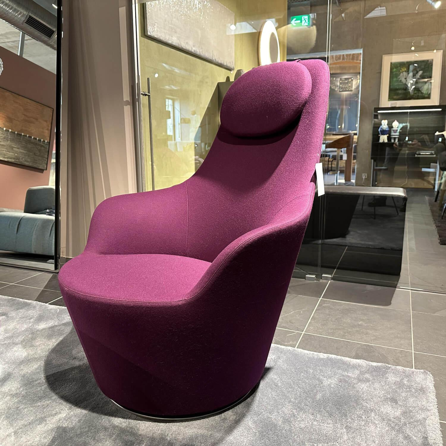 B&B Italia - Sessel Harbor Stoff Veilchen Violett Drehgestell Grau Metallisiert Mit Tablett Eiche Schwarz Gebürstet Kopfkissen Und Hocker - 9