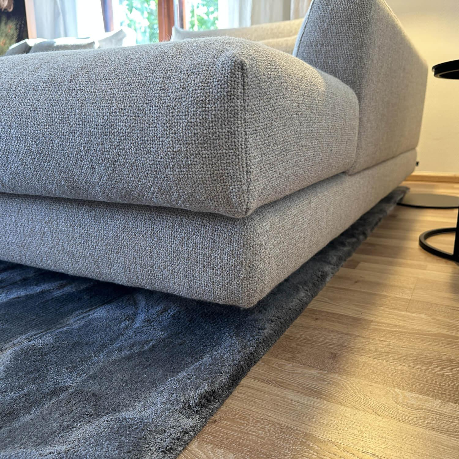 WK Wohnen - Wohnlandschaft WK 592 Milano Stoff Taro 45 Kiesel 98 Grau Inkl. Ablagetisch Keramik St. Laurent Gestell Schwarz - 9