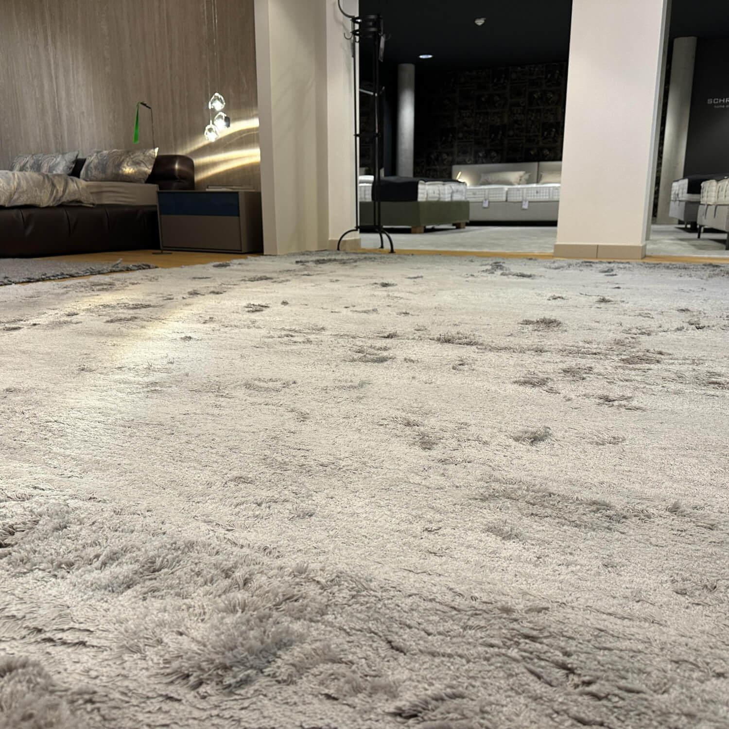 Ferreira de Sá - Teppich 320x240 Gradient Odyssey Botanical Silk Grau Handgetuftet - 4