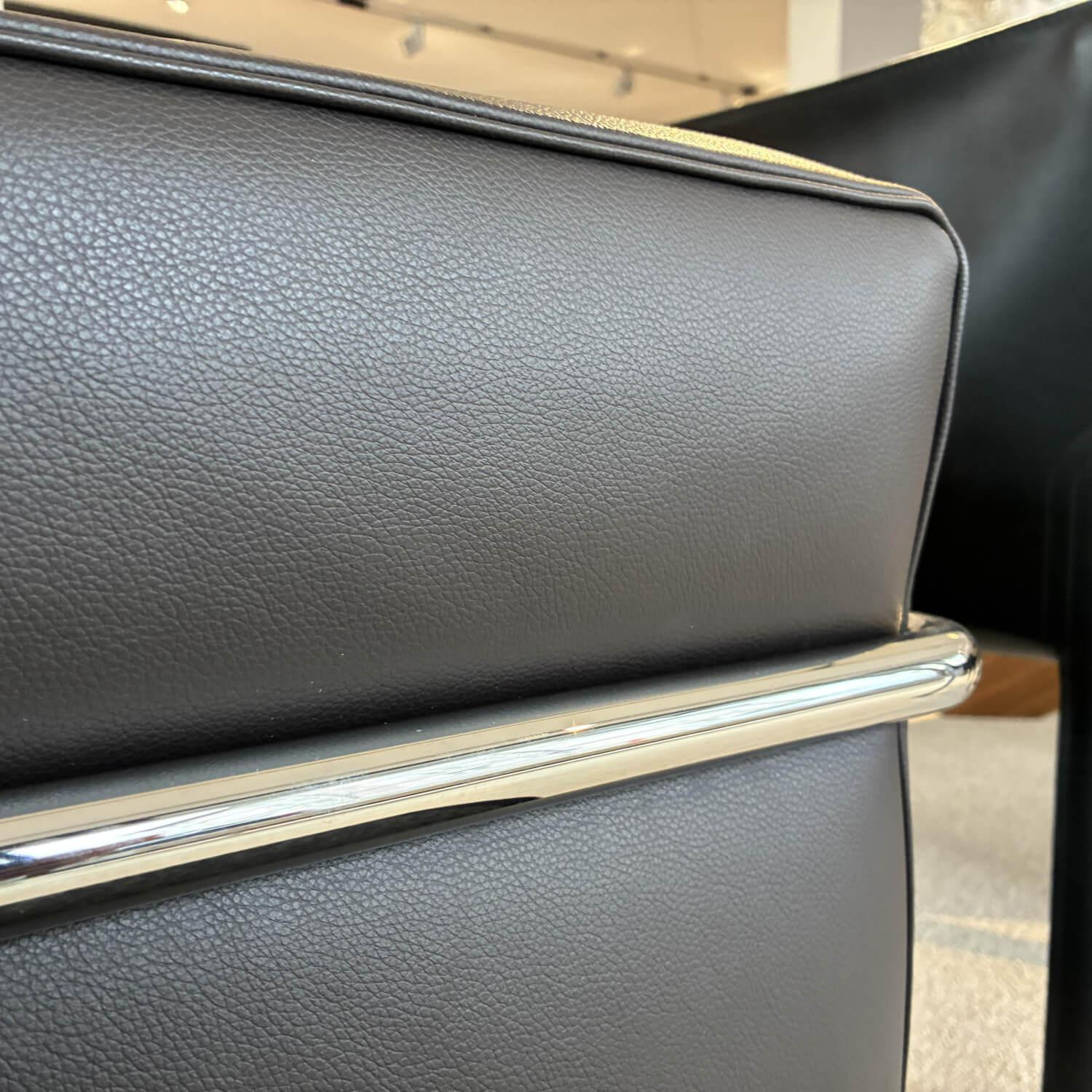 Cassina - Sessel 3 Grand Comfort Leder Scozia 13X202 Umbra Braun Gestell Verchromt - 7