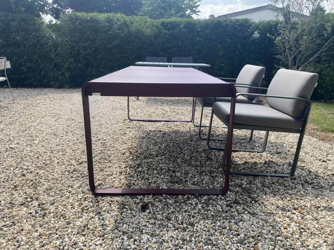 Fermob - Gartengruppe Bellevie Aluminium Pulverlack Sessel Rosmarin Grün Grau Tisch Schwarzkirsche Rot Violett Mit Sitzkissen - 2