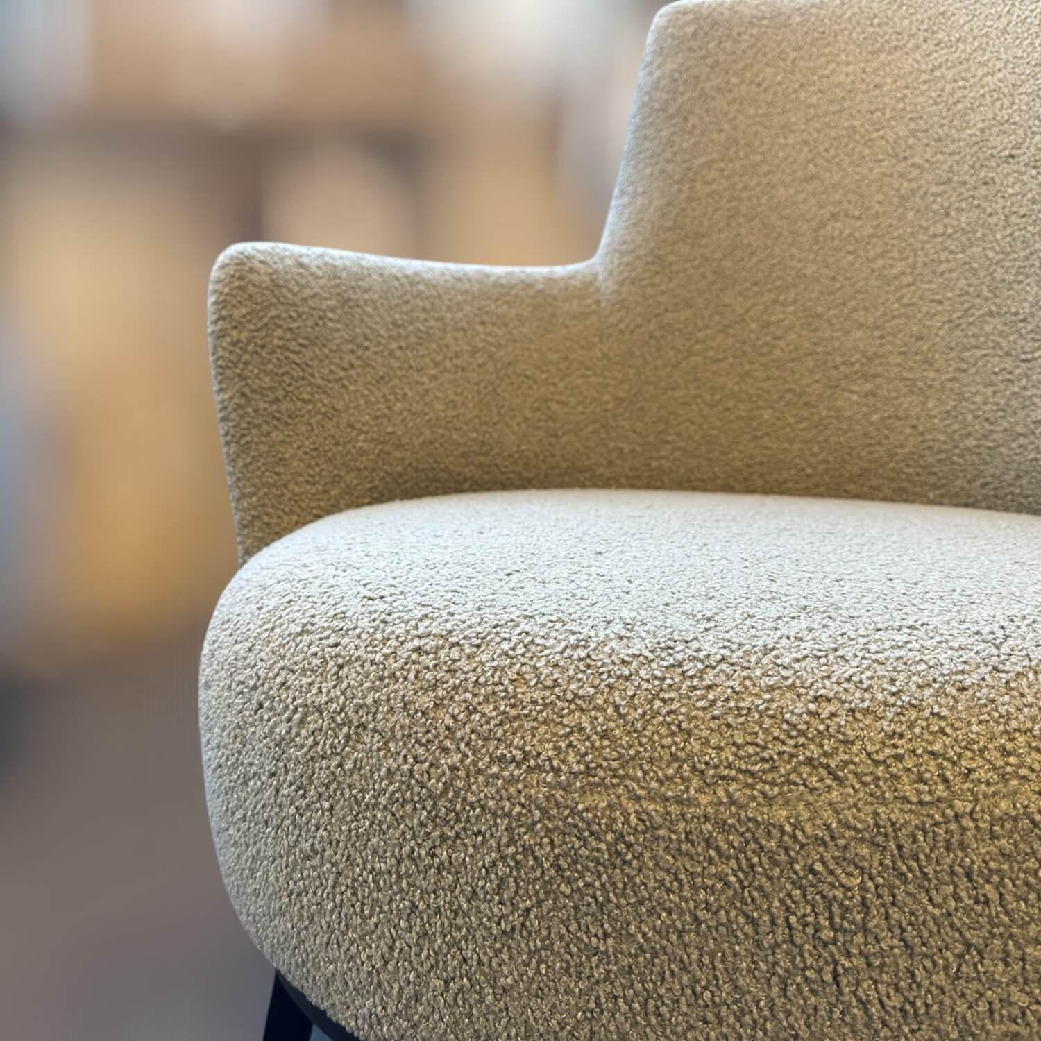 Bielefelder Werkstätten - Hochlehnsessel Polo Cocktail Stoff Lucie BW1788-555 Beige Creme Gestell Holz Dunkel Gebeizt Mit Drehfunktion - 2