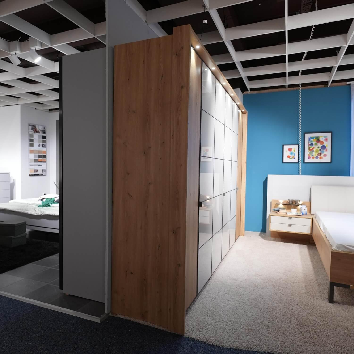 Wiemann - Schlafzimmer Capri Nachbildung Eiche Bianco Glas Und Kunstleder Champagner Creme Ohne Matratze Und Lattenrost - 8