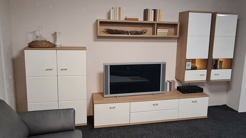 Stralsunder Möbelwerke - Wohnwand Multiplan Wildeiche Dekot Front Weiß Hochglanz - 3