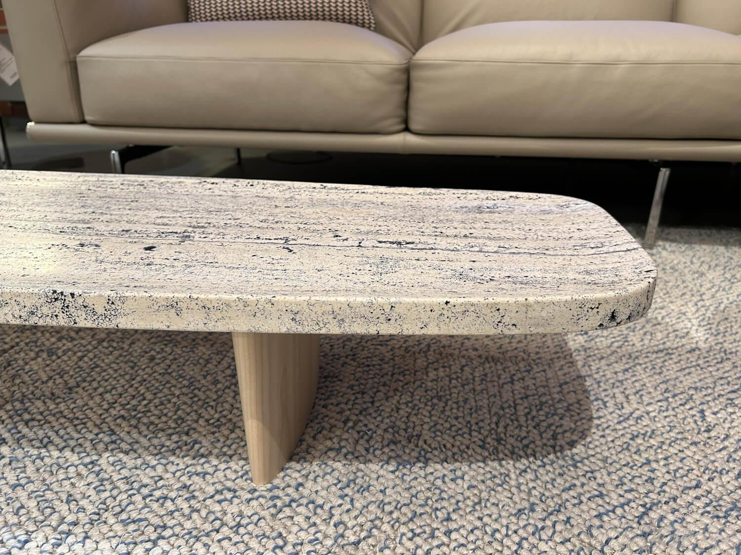 ClassiCon - Beistelltisch Materia Long Table Platte Travertin Natur Vertiefungen Indigo Gefärbt Füße Esche Massiv Natur - 5