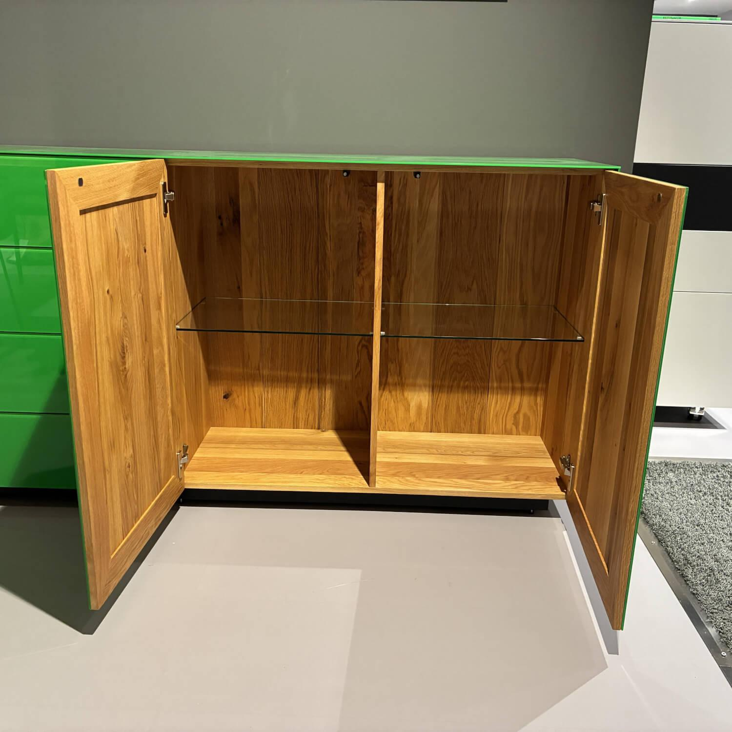 Scholtissek - Sideboard Novus 3-Türig Glas Hochglanz Reingrün Grün Korpus Knorrige Eiche - 8