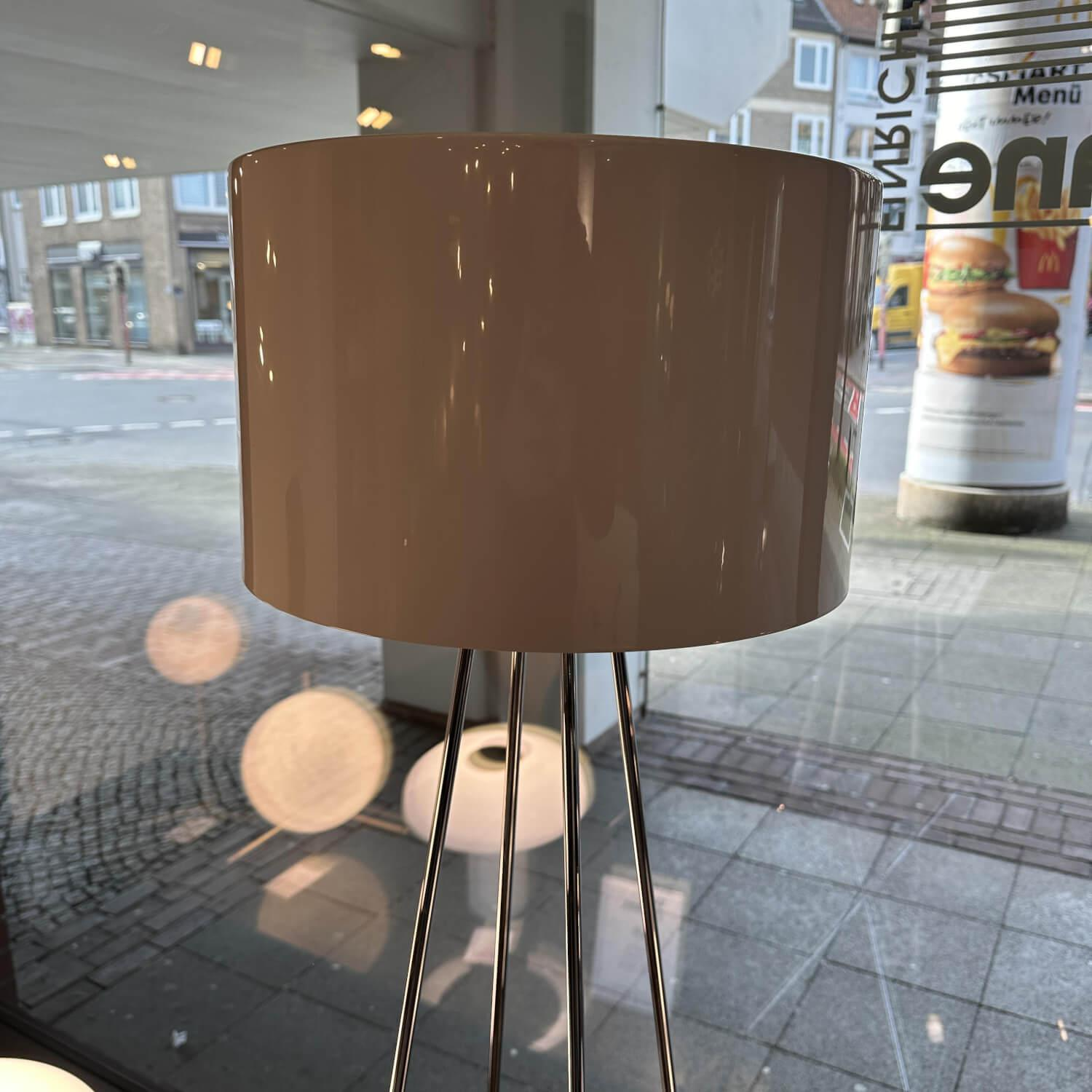 Flos - Stehleuchte Ray F1 Metallschirm Weiß Gestell Verchromt - 4