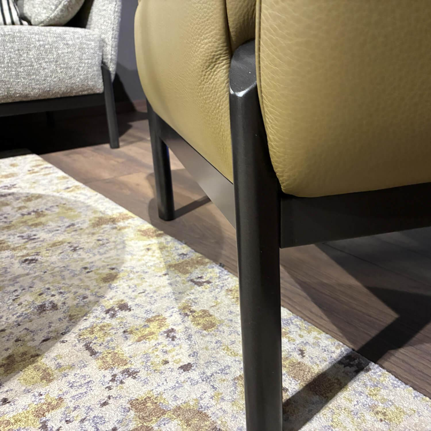 Leolux - Sessel Enna Leder Raffino 294 Fennic Gelb Grün Gestell Expoxy E2200 Nuit Silk Schwarz Matt - 2
