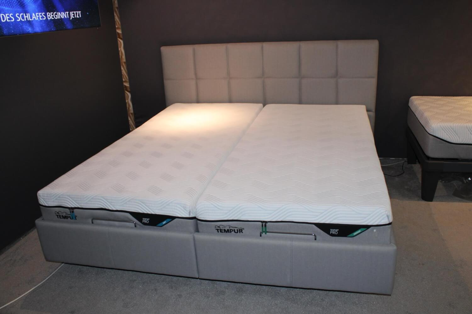 Tempur - Bett Relax 180x200 Stoff Ash Grau mit Lattenrost und 2 Matratzen - 2