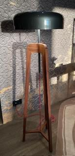 Porada - Stehleuchte Pileo Alta Metall Zinn-Grau Nussbaum Canaletta - 3