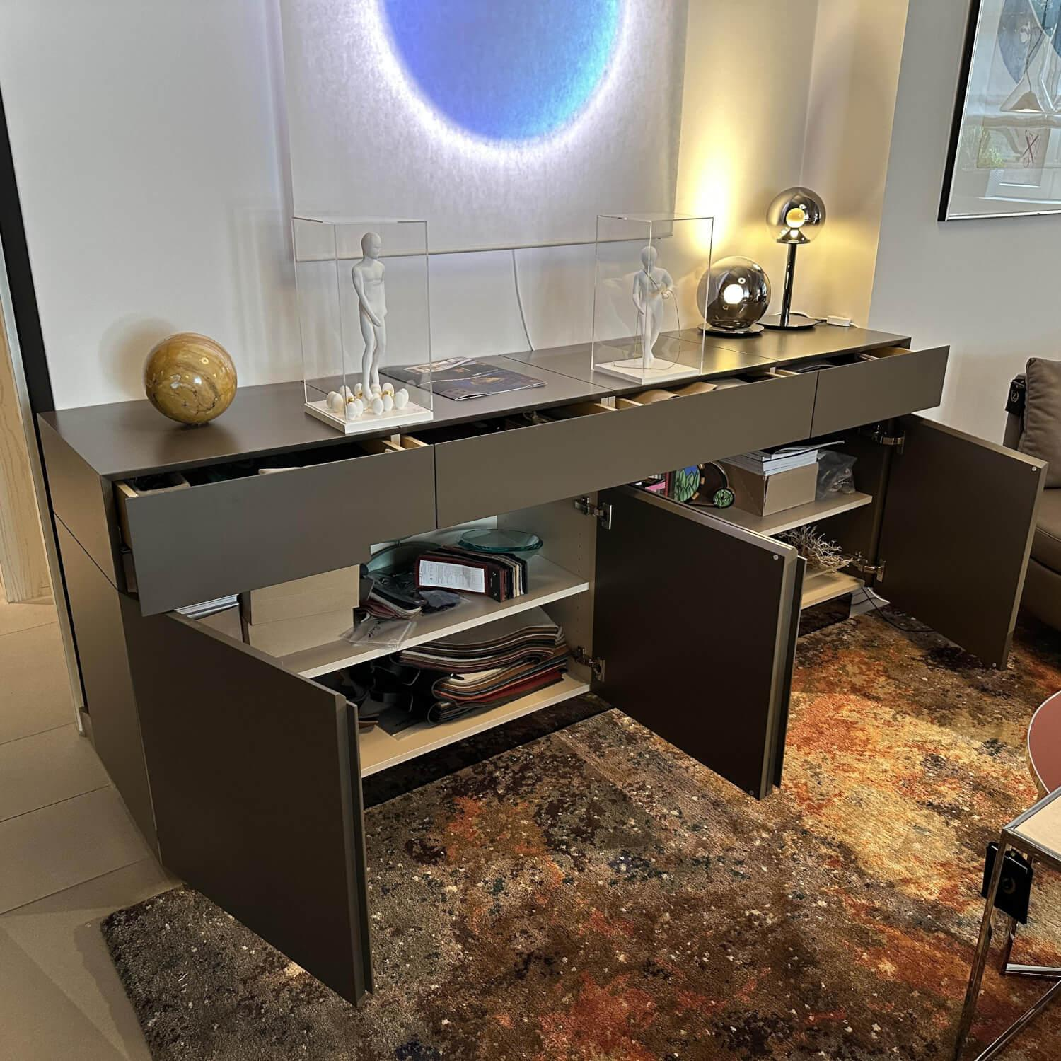 Christine Kröncke - Sideboard GAP Lack Terra Grau Braun Matt Mit Griffmodulen Chrom - 6