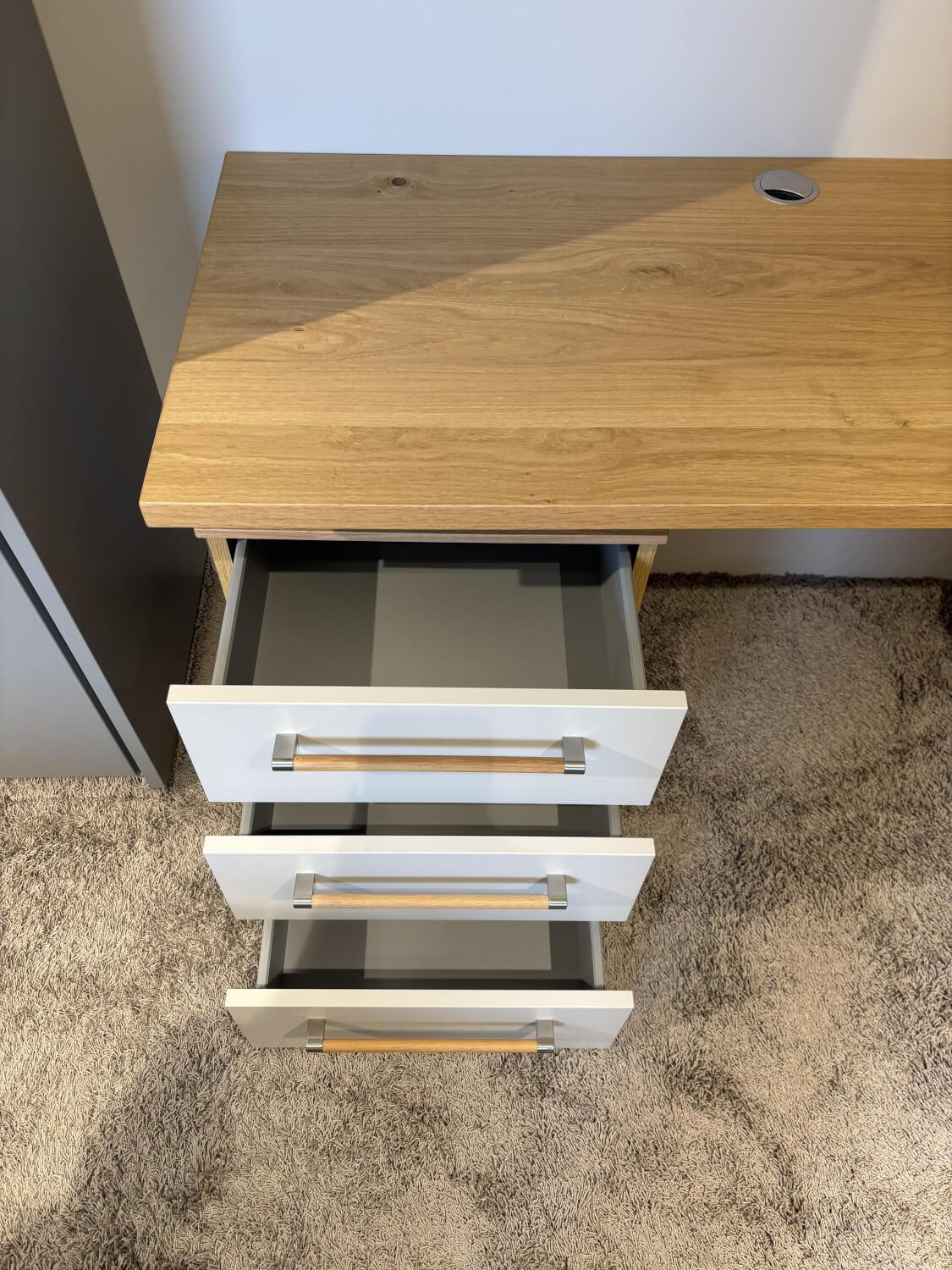 Musterring - Top-mounted desk Airline 300 Beamed oak top Crystal gray matt lacquer Handle 344 Oak - 3