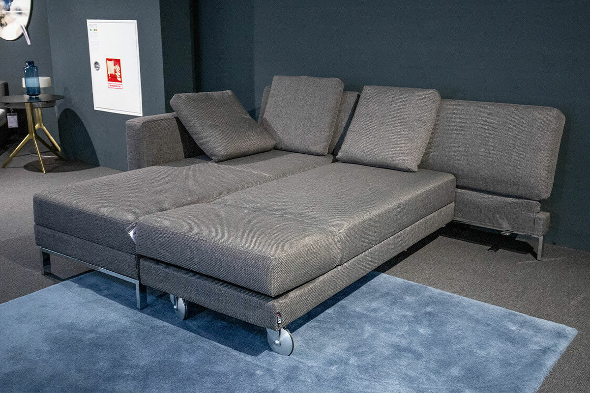 Brühl - Multifunktionssofa Four-Two Compact Stoff 2466-95 Grau Ablage Leder Schwarz Gestell Hochglanz - 4