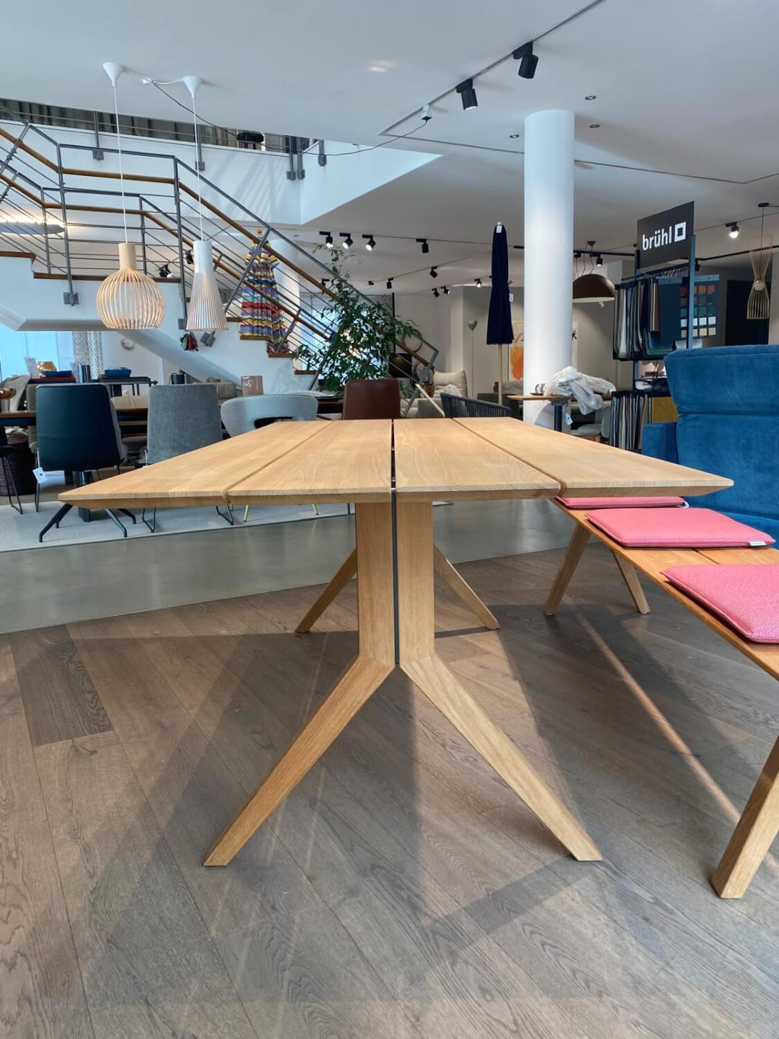 Weishäupl - Tisch Loft Teak Massiv Verleimt mit Bank und Polsterauflagen - 3