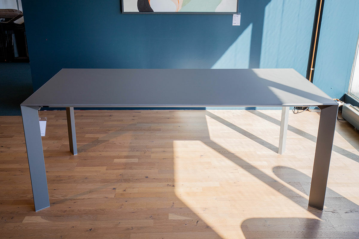 Kristalia - Esstisch Nori Tischplatte Fenix Grigio Londra Grau Gestell Aluminium Lackiert - 2
