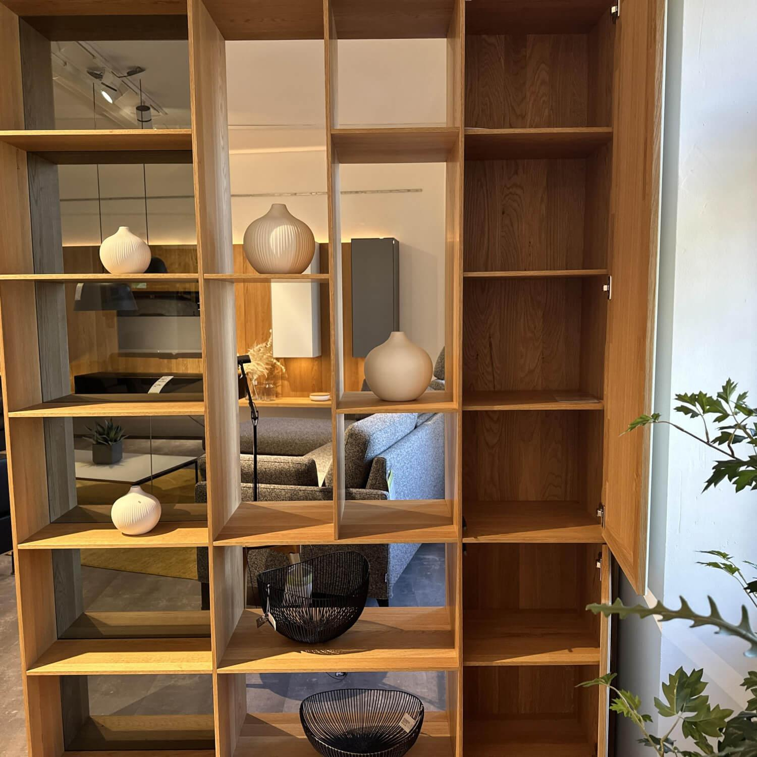 Team 7 - Raumteiler Regal Cubus Eiche Natur Geölt Türen Farbglas Greige Grau Beige Matt - 6