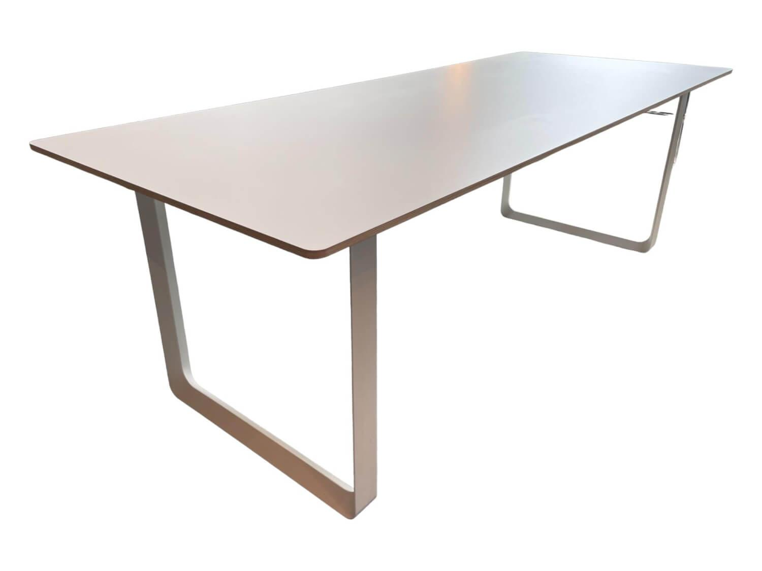 Muuto - Tisch 70/70 Laminat weiß Gestell Aluminium Weiß - 1