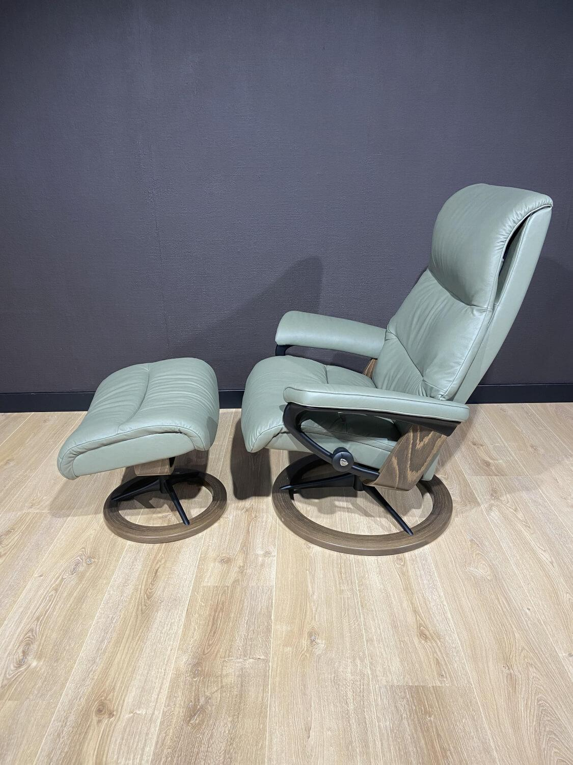 Stressless - Sessel View M Signature Leder Paloma Shadow Green mit Hocker - 4