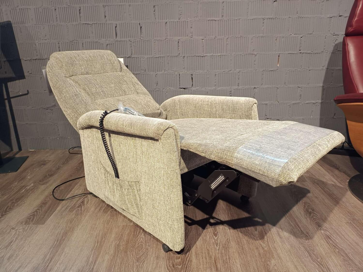 himolla - Relaxsessel Mainz Stoff Aqua Clean Krista PG14 Grau mit motorischer Funktion - 3