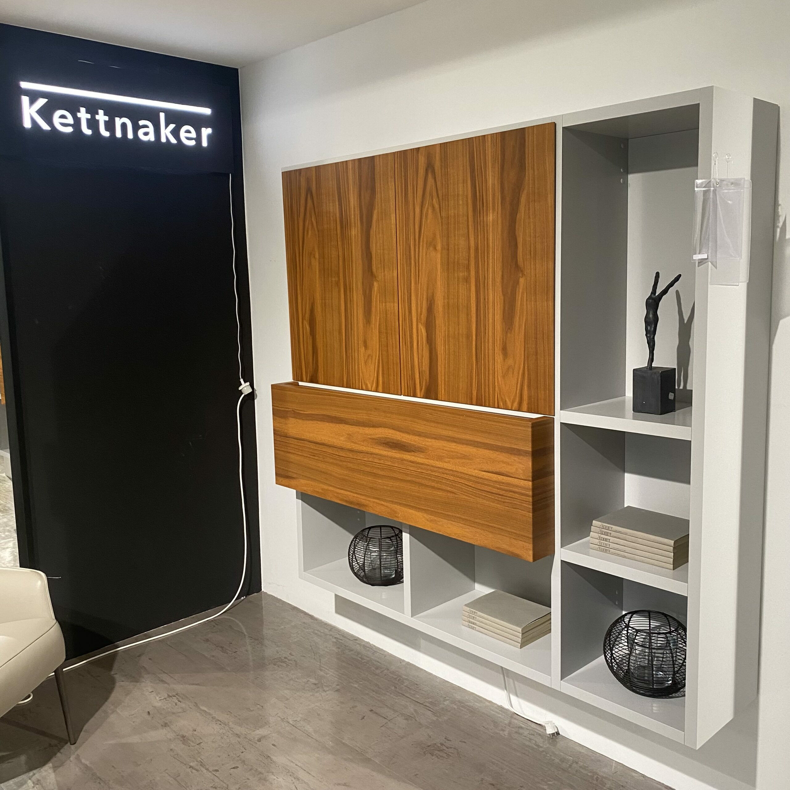 Kettnaker - Regalwand Vita WB17 Lichtgrau Nussbaum Massivoptik-Holz Matt - 2
