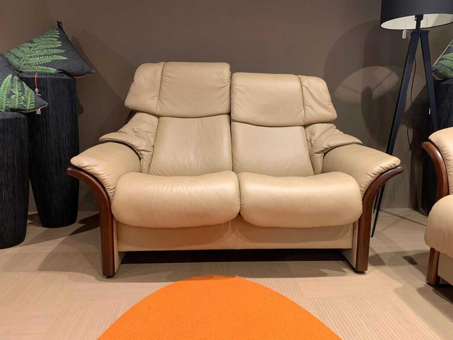 stressless-sofamodelle-garnitur-eldorado-manhattan-leder-paloma-sand-holz-braun-3-sofas-mit-hocker-916a4a8ee4a1HXTjbPlXG7AB6 Stressless - Garnitur Eldorado Manhattan Leder Paloma Sand Holz Braun 3 Sofas mit Hocker - 8
