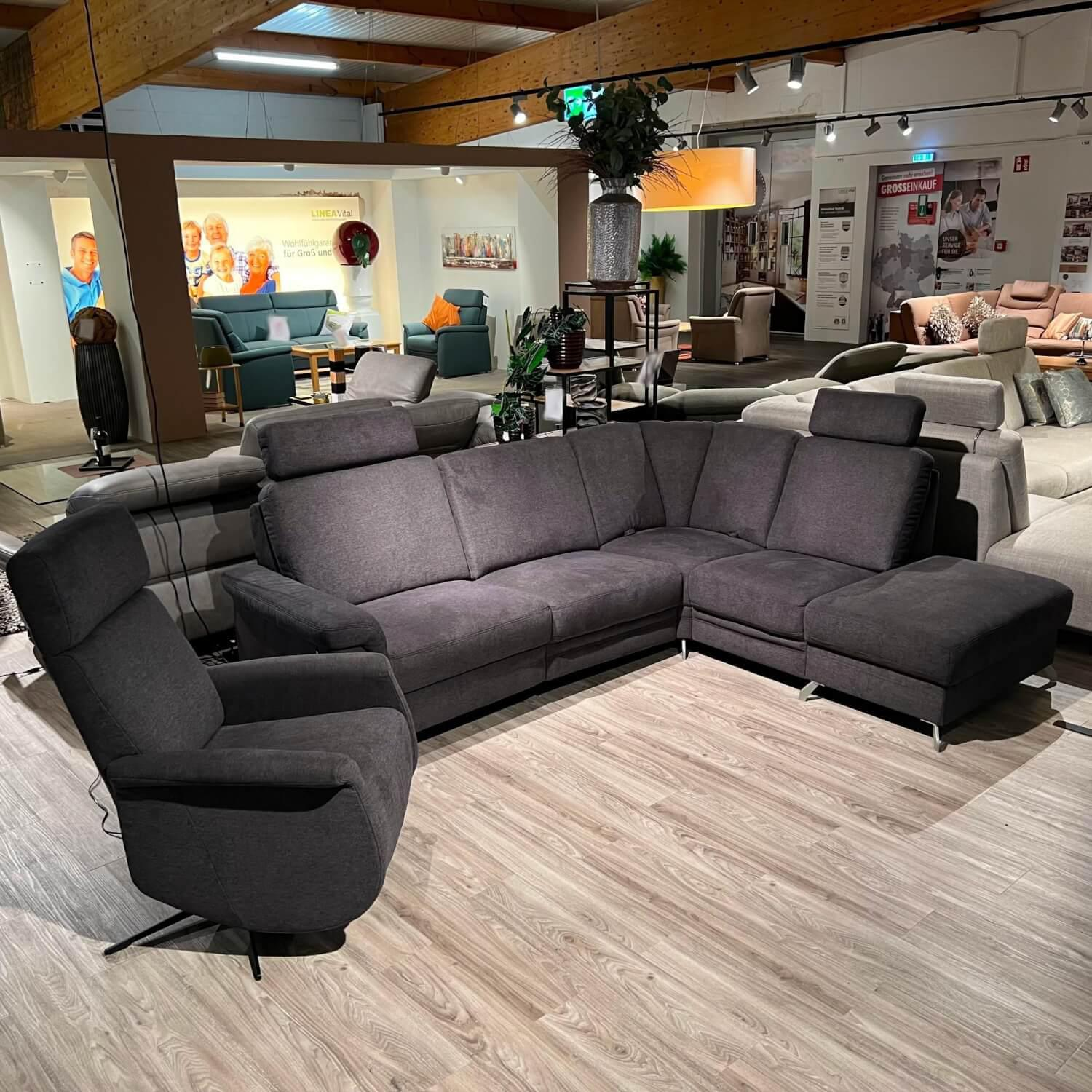 Gruber - Ecksofa Calma 4 Und Sessel Casada Premium 1810 Stoff Costa Anthrazit  Füße Metall Silber Und Metall Schwarz - 13