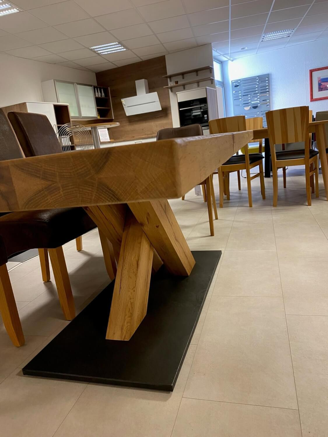 Niehoff - Esstisch Modell 4173 Balkeneiche Natur Massiv Geölt Bodenplatte Stahl - 4