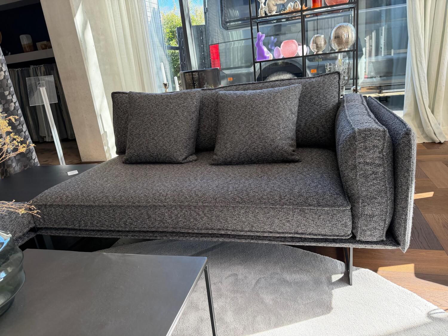 IP Design - Sofa Cube Air Stoff Mara IP1763 494 Grau Füße Metallkufe Schwarz Mit Kissen - 11