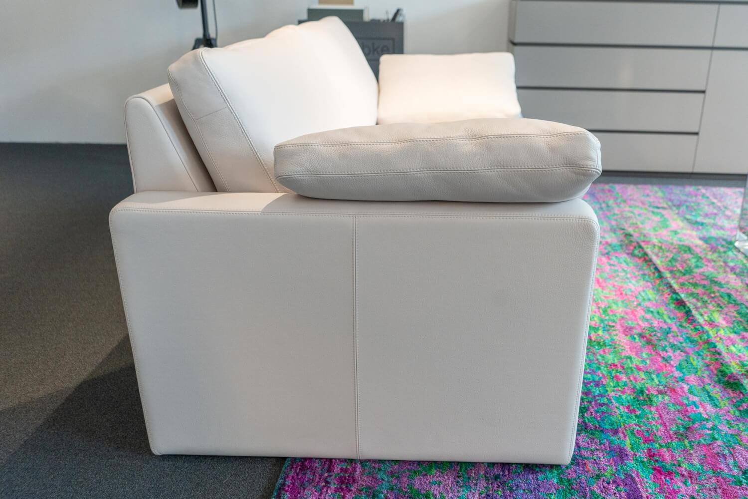 Sofa Conseta Leder 241 Puder Weiß Sitz Und Rücken Luftzellenstäbchen Inklusive Armlehnkissen