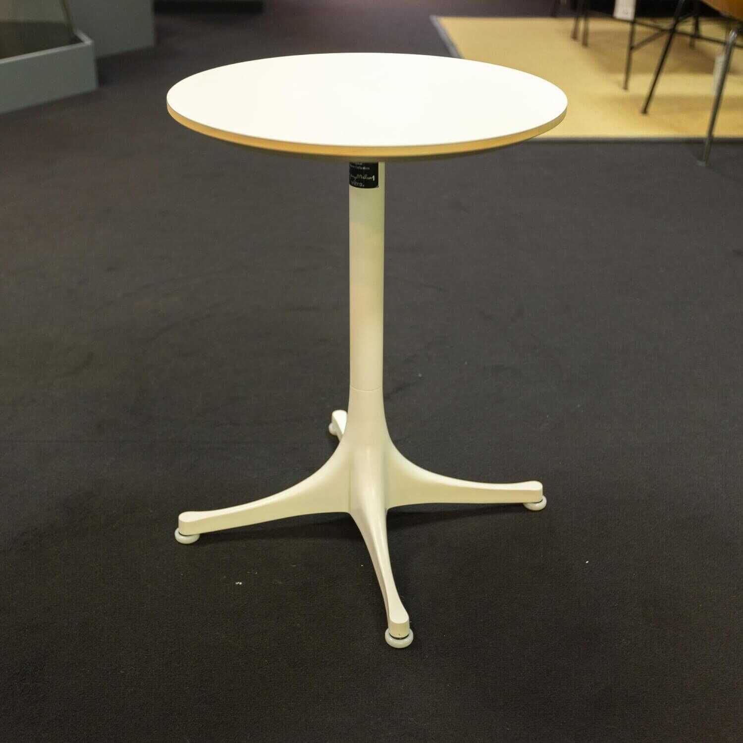 Tisch Nelson 5451 Platte Hartbelag Gestell Stahlrohr Auflagen Und Füße Aluminium Druckguß Weiß