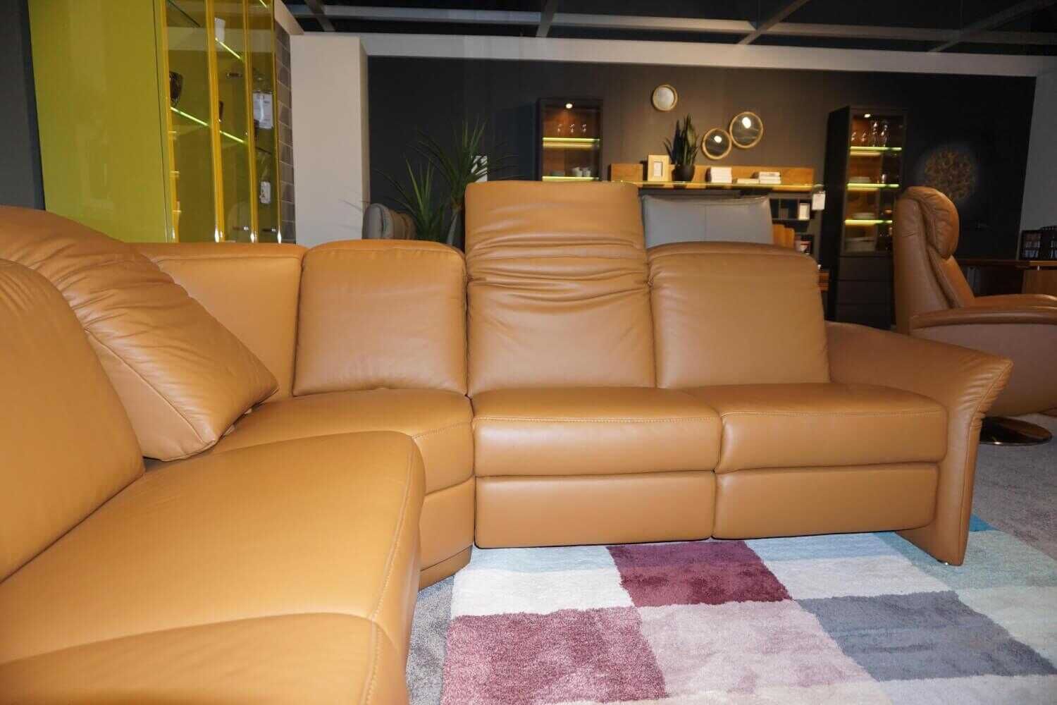 Ledersofa braun mit klappbaren Kopfstützen on sale sehr gut erhalten