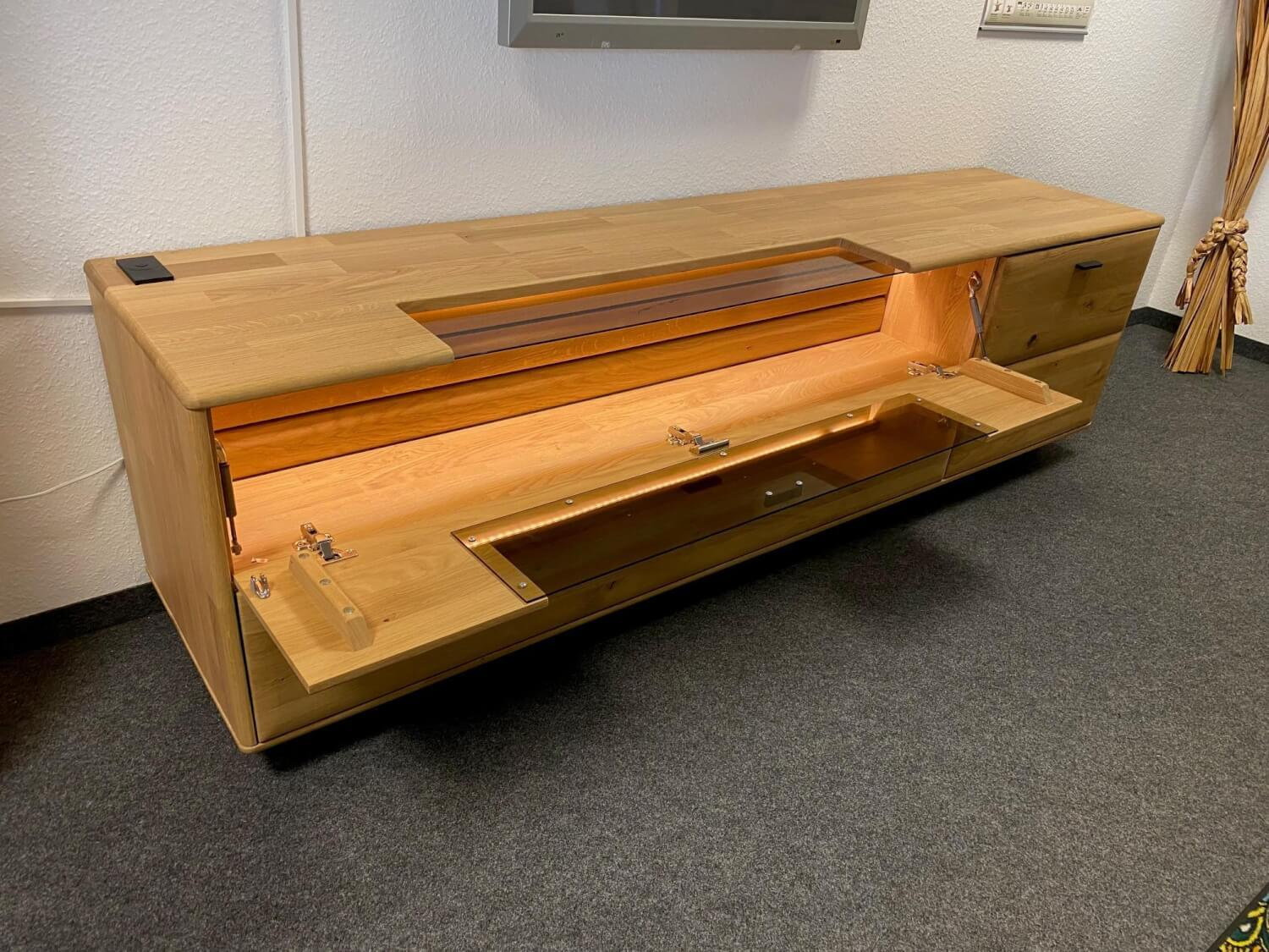 MCA Furniture - Wohnwand Girona Ast-Balkeneiche Massiv Keilgezinkt - 10