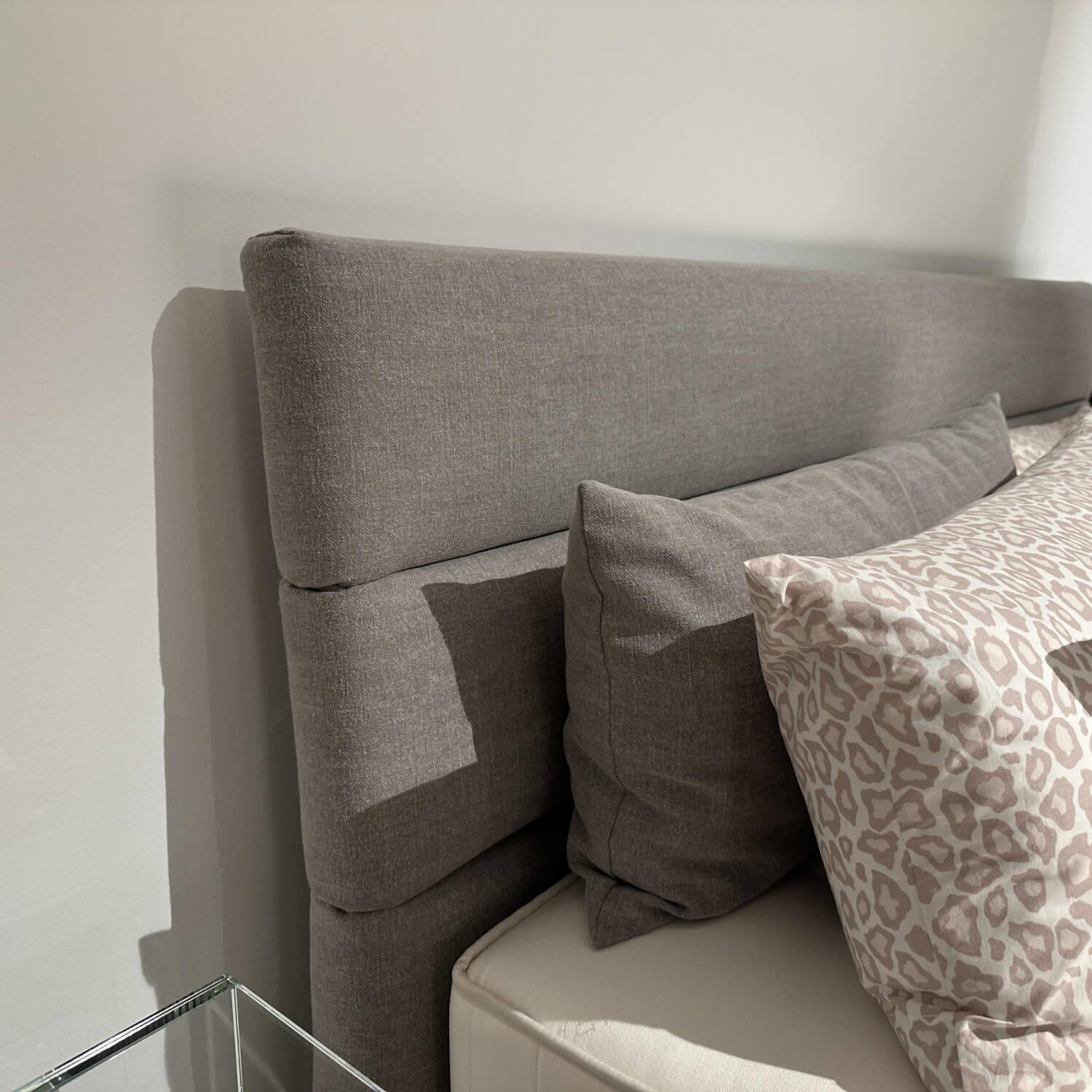 Schramm - Polsterbett Purebeds Panel Bezug Stoff Stone Grau Füße Schwarz Inklusive 2 Emotion Matratzen Und 2 Dekokissen - 4