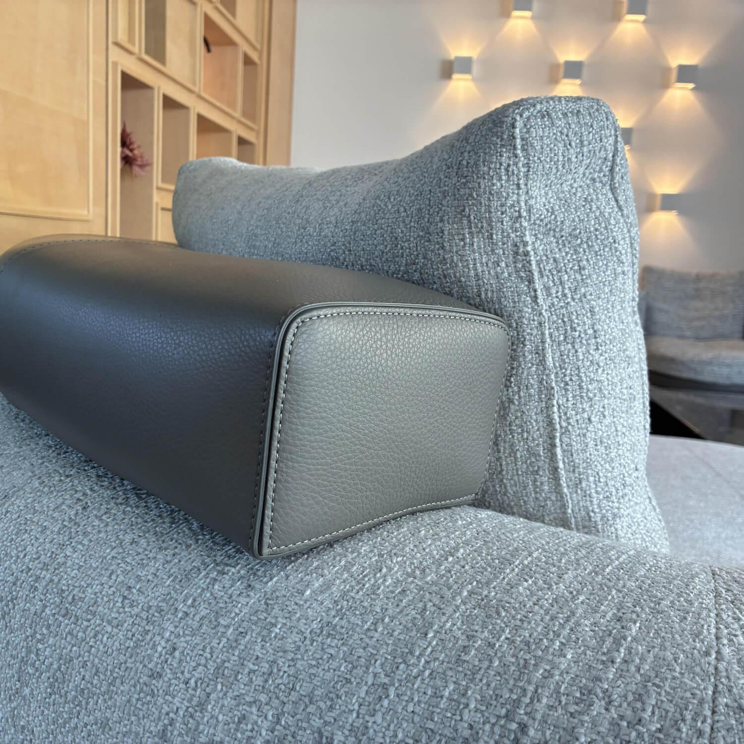 Minotti - Polstergruppe Connery Stoff Fisher 10 Ghiaccio Grau Ablage Leder Aspen Ardesia Grau Mit Kissen - 3