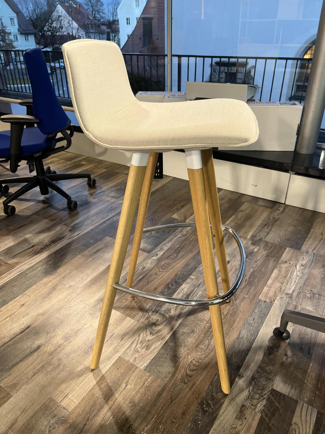 Eigene Herstellung - Barhocker Uni Verso Sitzschale Voll Umpolstert PUxx 21 7136 Beige Fuß Buche Natur Braun - 3