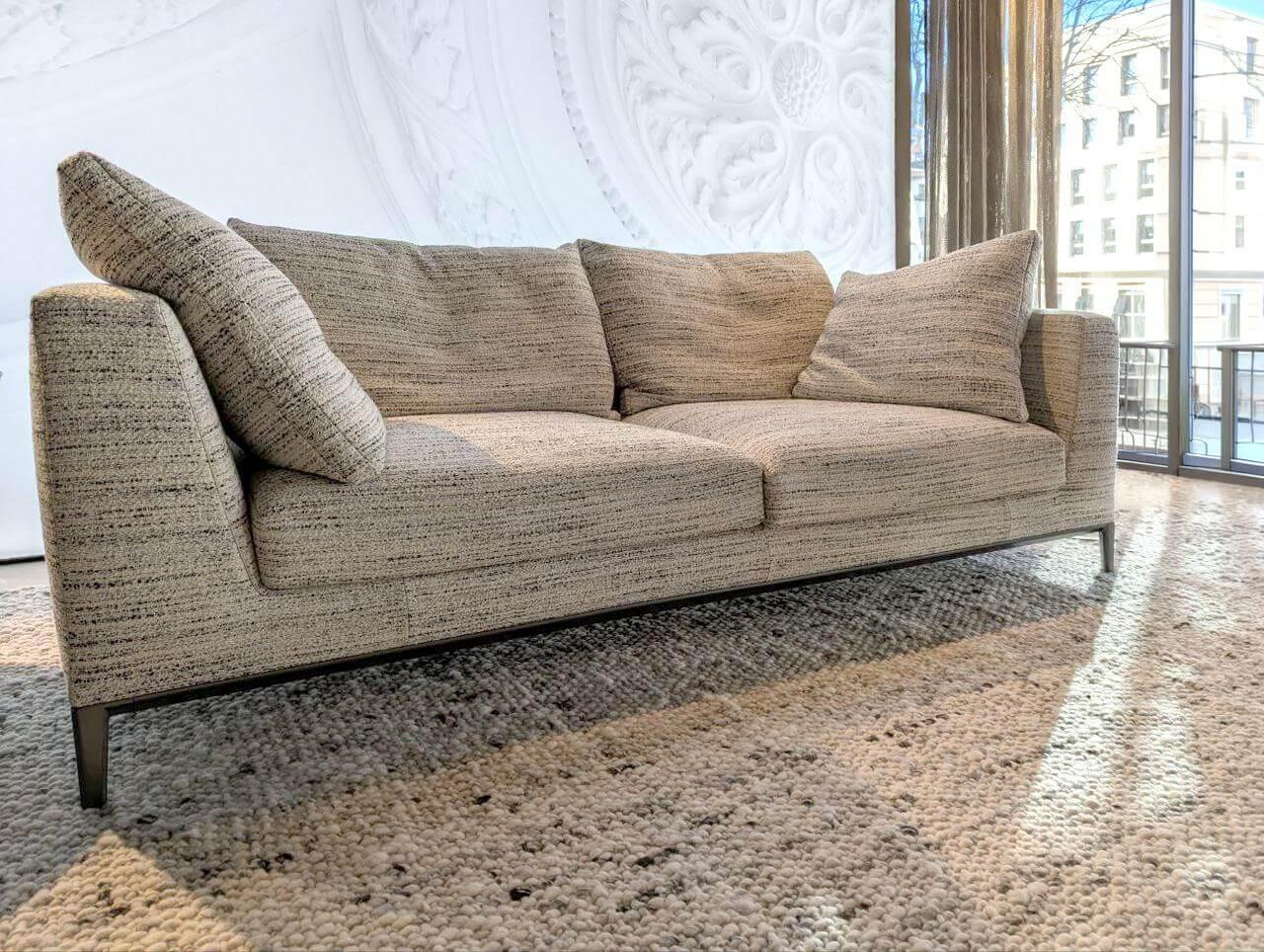 Maxalto - Sofa Lucrezia Soft Stoff Deluxe Diana Schwarz-Weiß Grau Gestell Bronzefarbig - 6