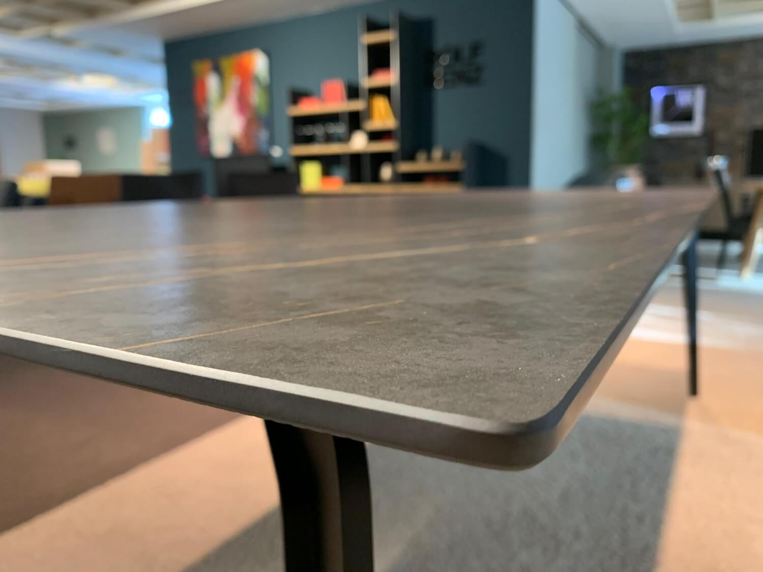 WK Wohnen - Esstisch Tischplatte Keramik Dekton2 D2332 Laurent Gestell Verkehrsschwarz - 6