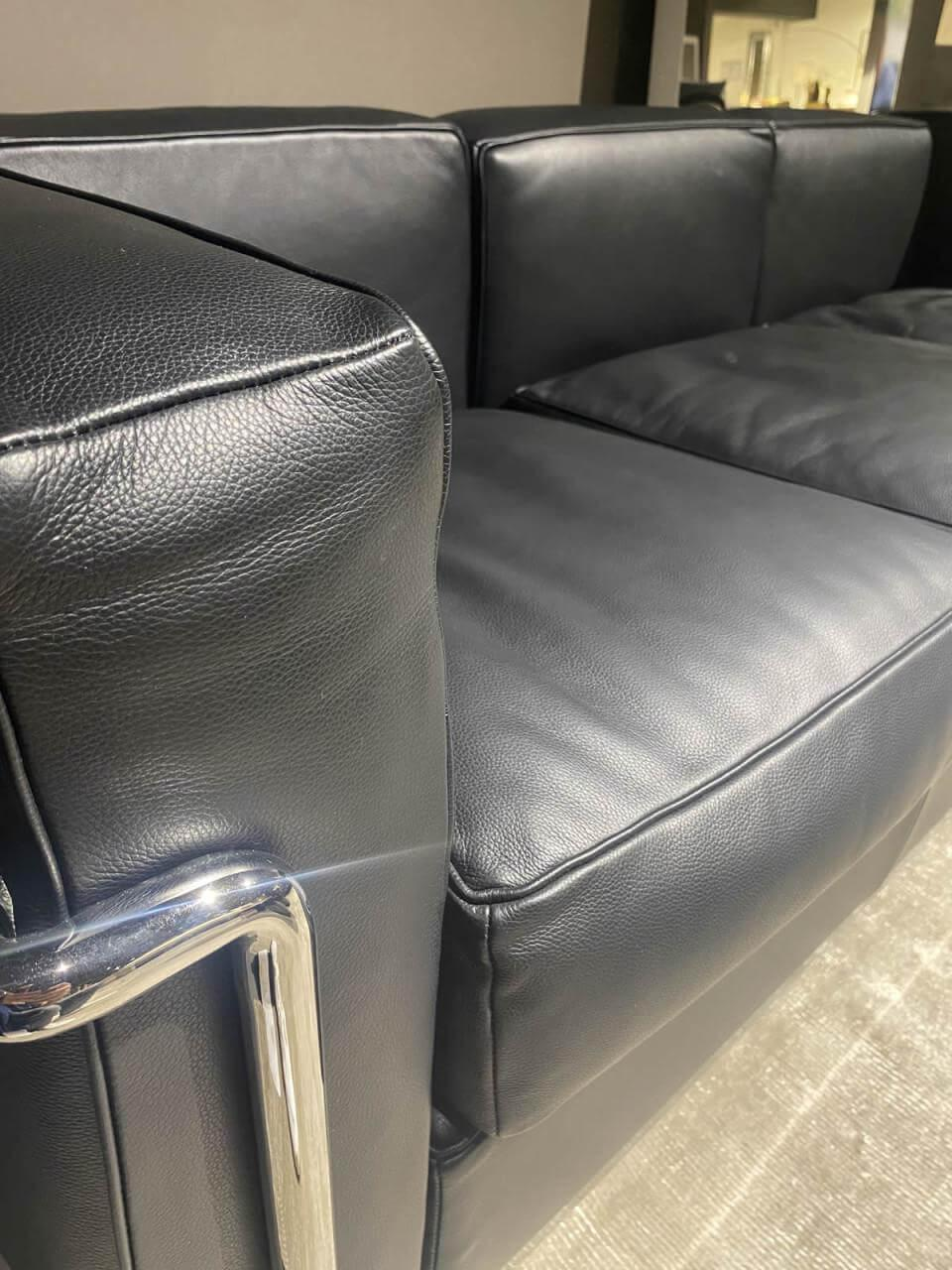 Cassina - Sofa 2 Leder Pelle Scozia Graphit Schwarz Dreisitzer Gestell Verchromt - 4