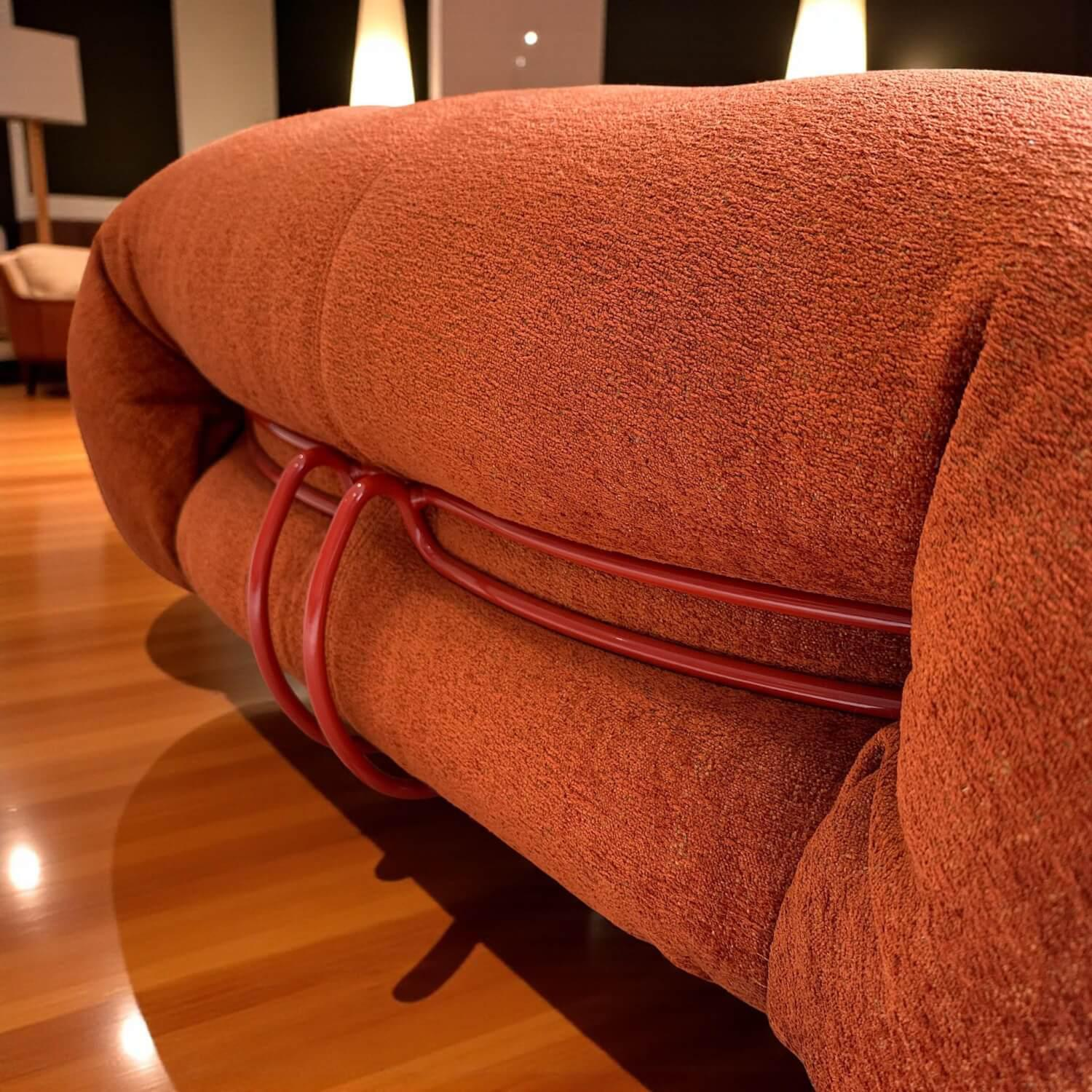 Cassina - Sessel 944 Soriana Stoff Luxor 13L030 Ruggine Orange Gestell Glänzend Rot Lackiert Inklusive Hocker - 3