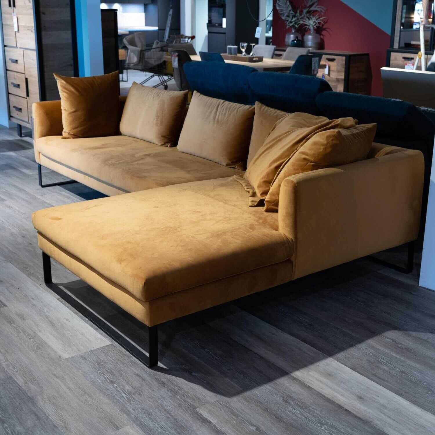 candy-polsterecke-avola-stoff-velvet-gold-metallkufe-schwarz-matt-cc6ada818047 Candy - Polsterecke Avola Stoff Velvet Gold Metallkufe Schwarz Matt - 4