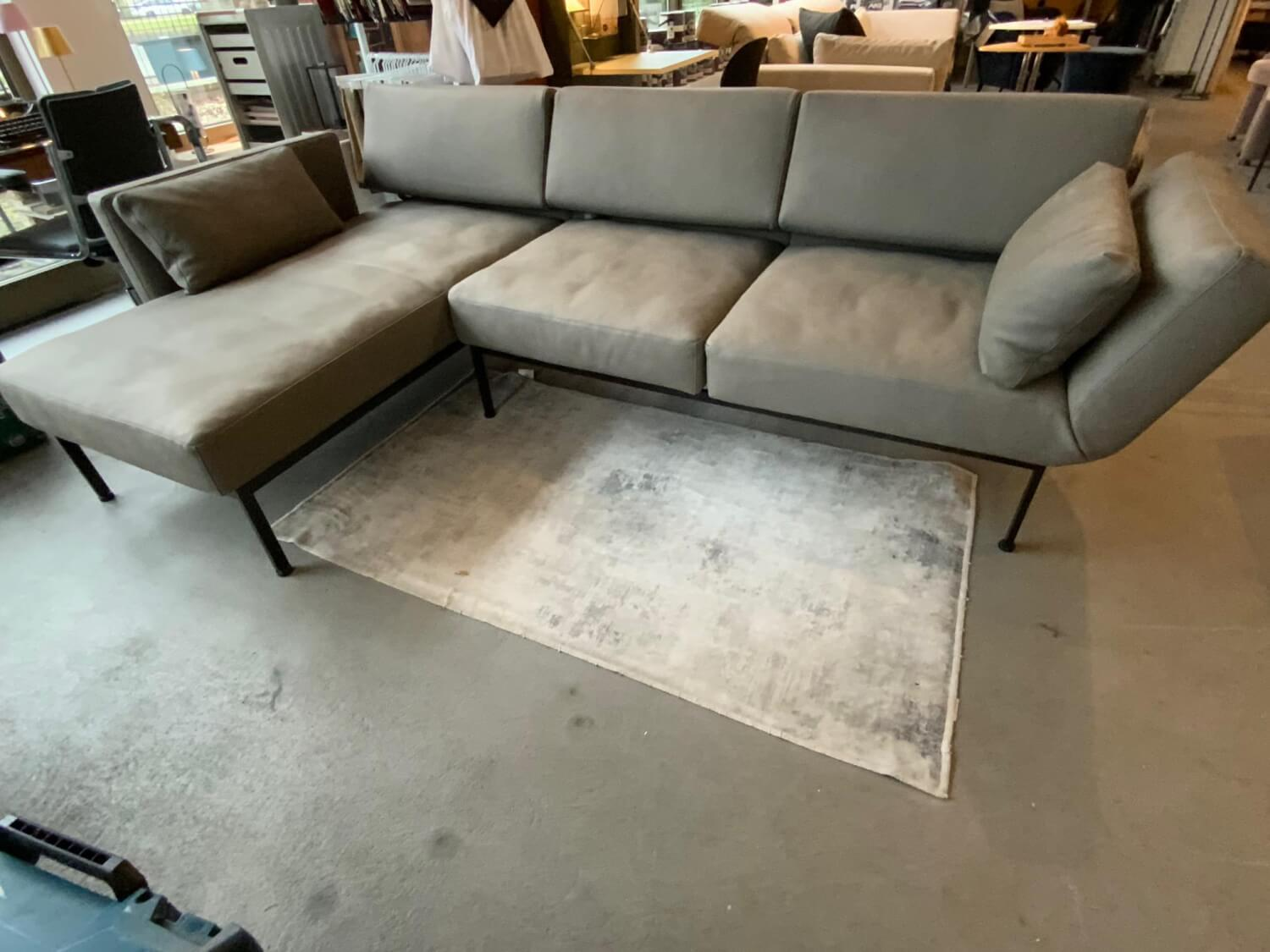 Brühl - Sofa Roro Soft Leder Taron 5668 95 Grau Gestell Metall Schwarz Pulverbeschichtet Inklusive Kissen - 4