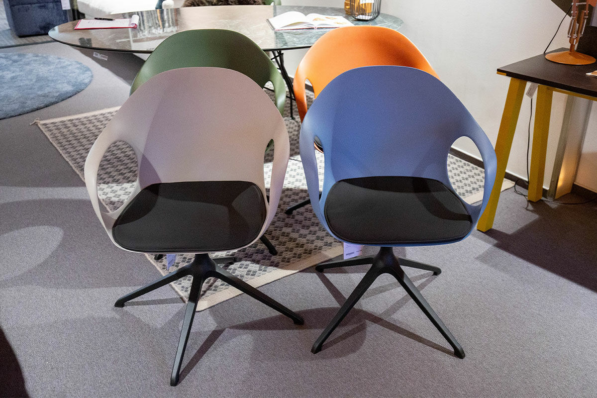 Kristalia - 4er-Set Stuhlgruppe Elephant Beige Wolkenblau Olivgrün Terracotta mit Sitzkissen - 2