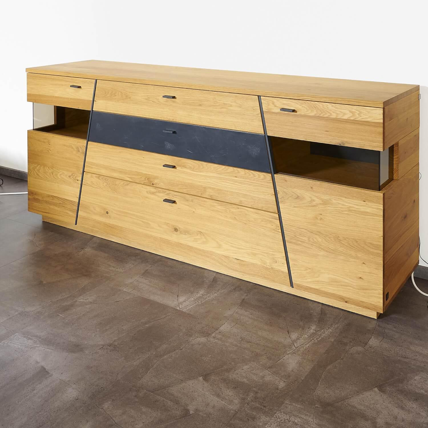Wohn Concept - Sideboard 2021 Vollholz Wildeiche Furniert Mattlack Beton Griffe Metall Effektlack Matt Grey Grau Glas Parasolglas Braun - 3