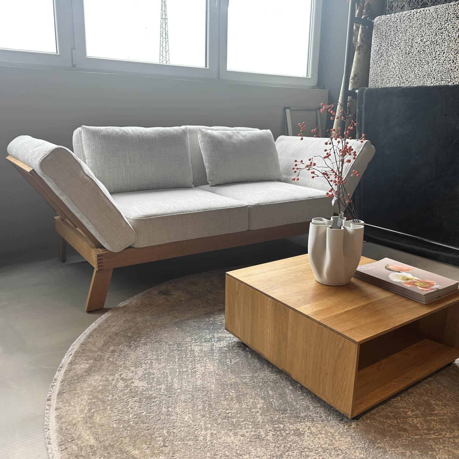 Brühl - Sofa Lofoten Pure Stoff 5277 42 Beige Untergestell Eiche Natur Mit Klappbaren Armlehnen - 6